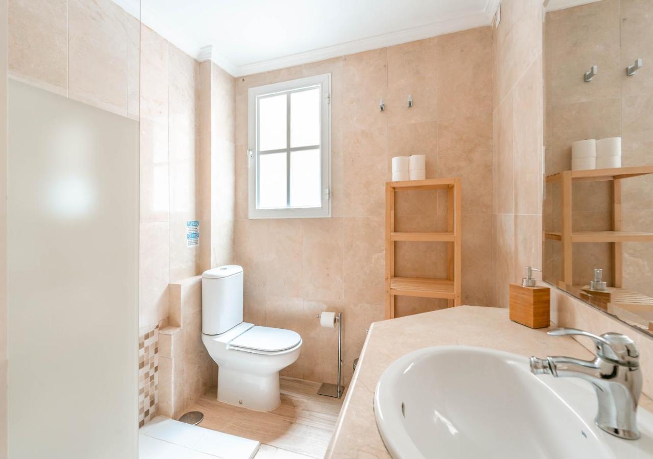 Gran Apartamento De 3 Habitaciones Junto A La Catedral Málaga Kültér fotó