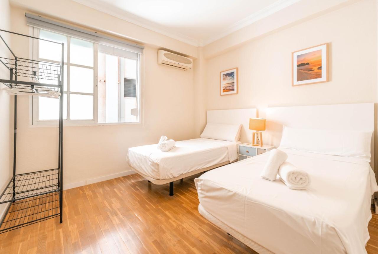 Gran Apartamento De 3 Habitaciones Junto A La Catedral Málaga Kültér fotó